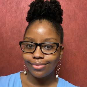 Meet your Posher, Alexis